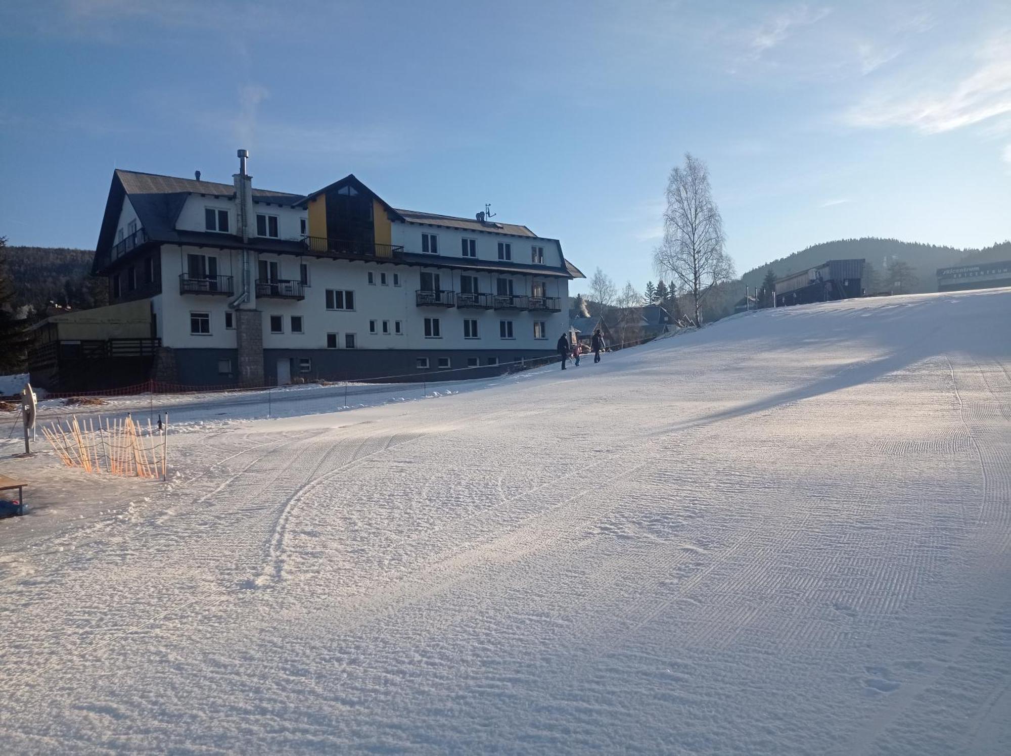 Hotel Harrachov Inn エクステリア 写真